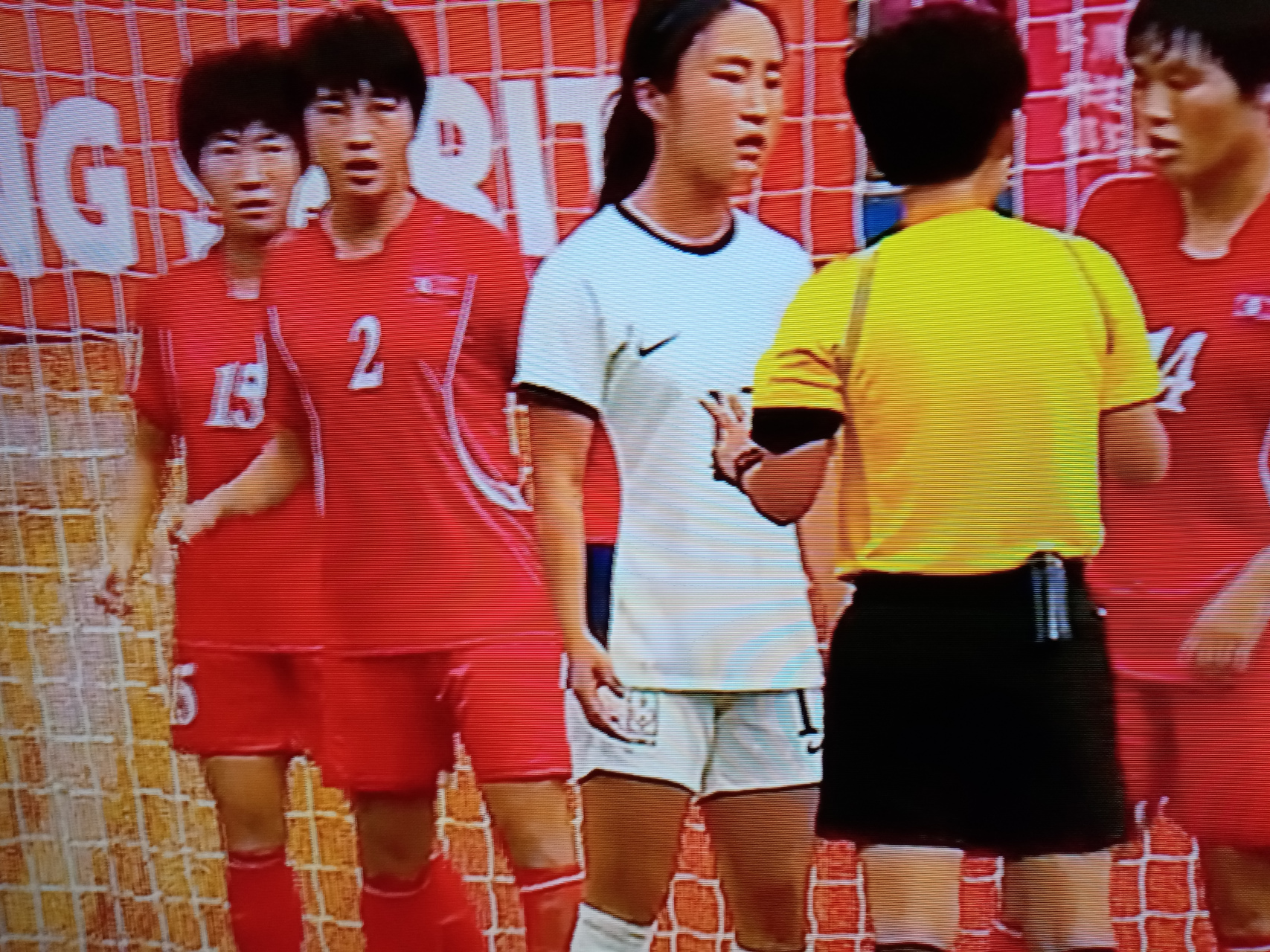 包含强强对话：女子足球联赛争霸开始的词条